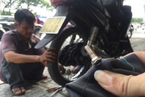 vá xe máy lưu động