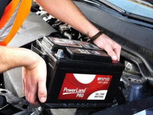 Thay ắc quy xe máy hết bao nhiêu tiền?